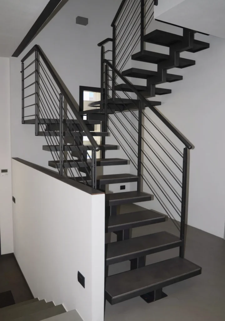 immagine scale interne showroom gazzini ceramiche