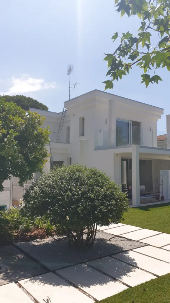 immagine vista esterna di una villa singola