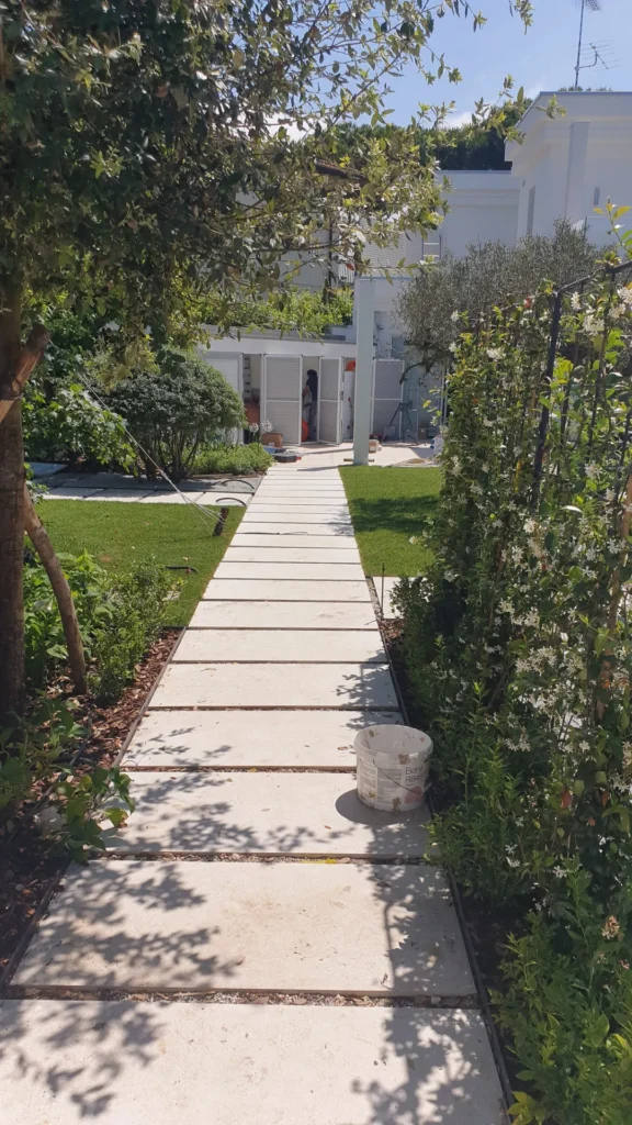 immagine vista esterna di una villa singola