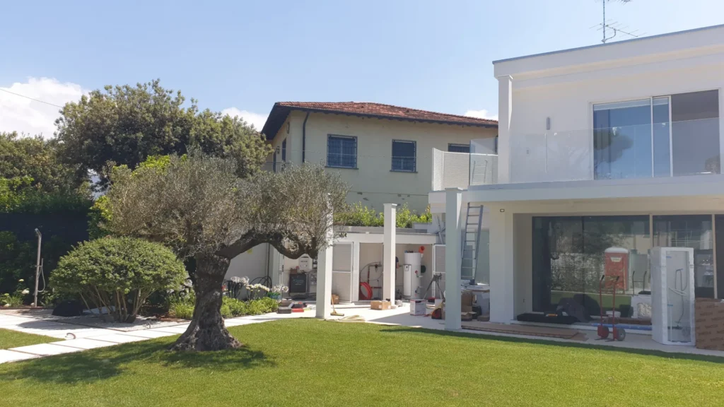 immagine vista esterna di una villa singola