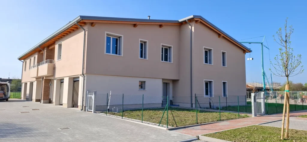 Abitazioni residenziali di nuova costruzione con giardino privato