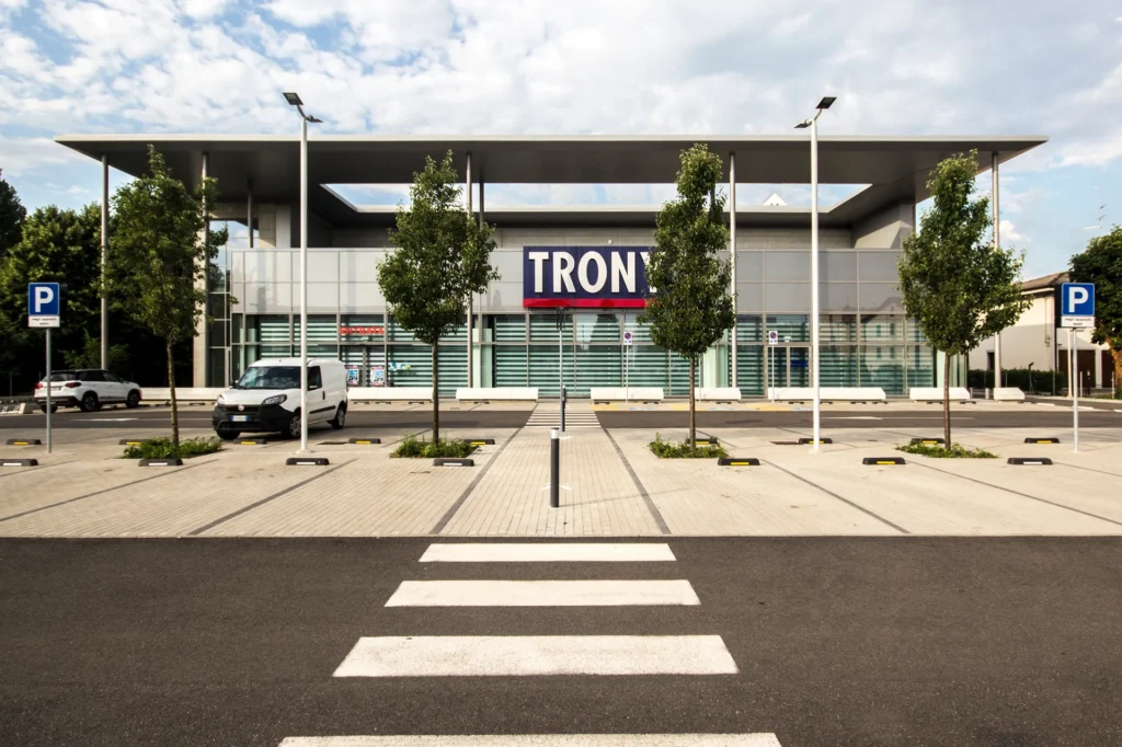 facciata trony di reggio emilia realizzata da impref