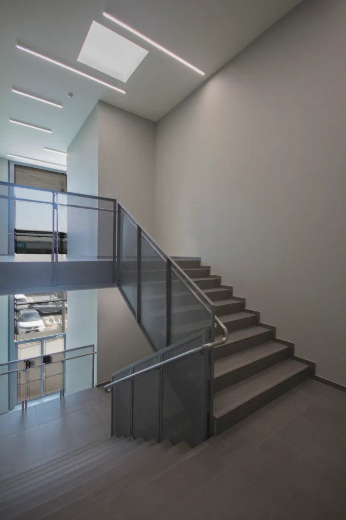 scala interna trony di reggio emilia realizzata da impref